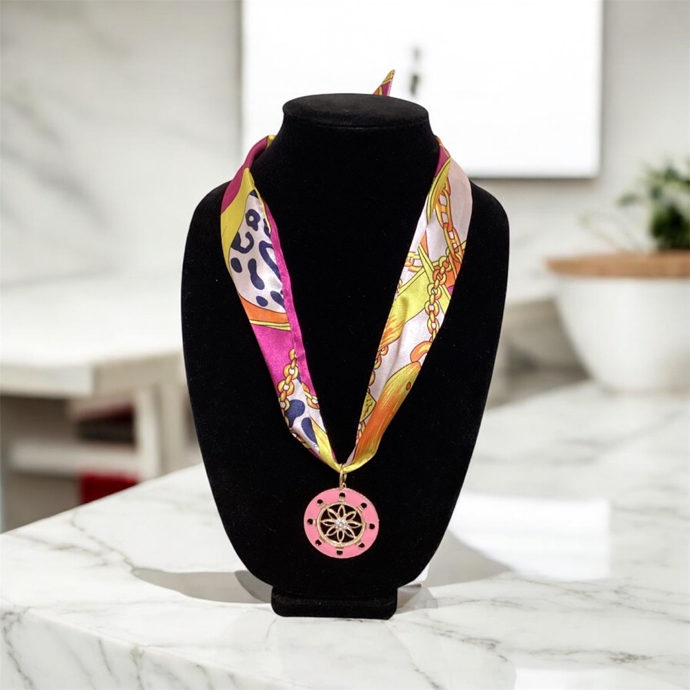 (#7) Elegant Multicolor Pendant Necklace